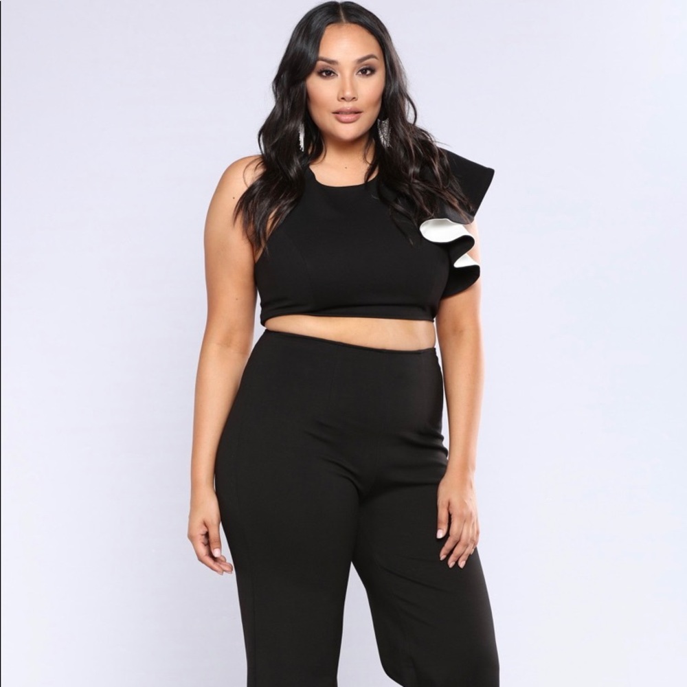 2 Piece Black and White Crop Top and Pants!